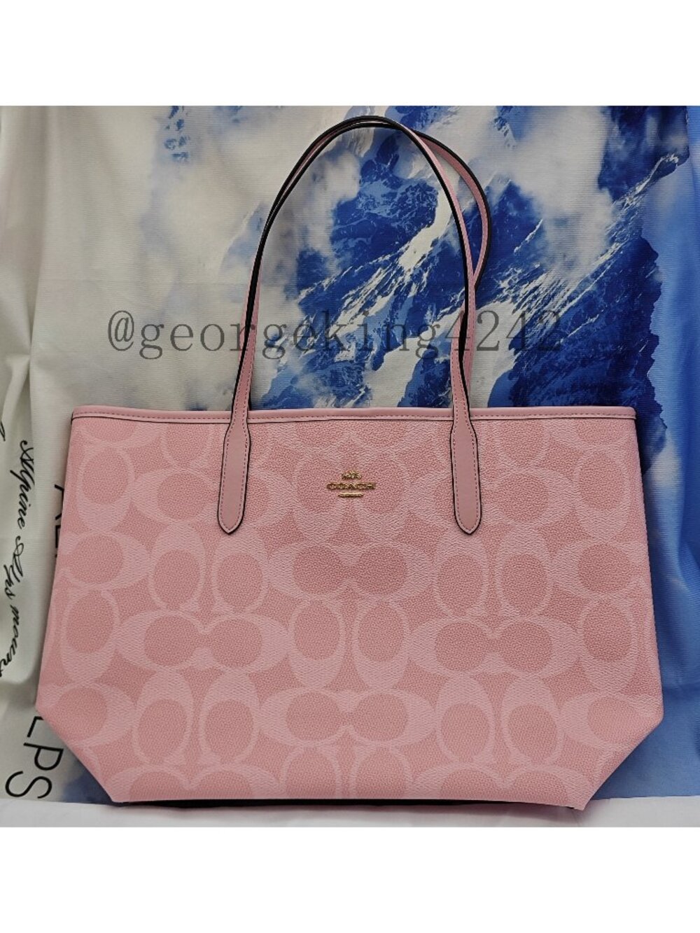 😘😘Coach City Tote Bag In Signature Canvas in powder pink color